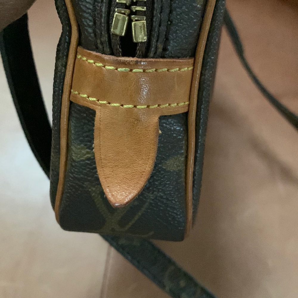 🌟Beautiful Louis Vuitton Marley Dragonne Crossbody🌟 - Picture 5 of 12